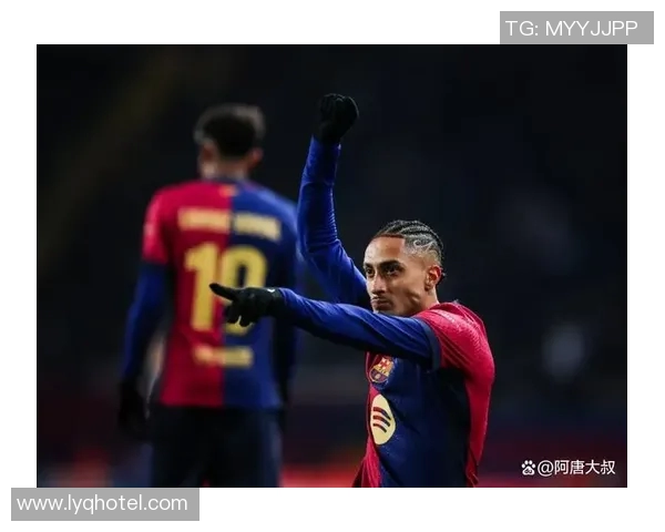 尤文图斯与巴萨巅峰对决海报展现激情与荣耀的足球盛宴